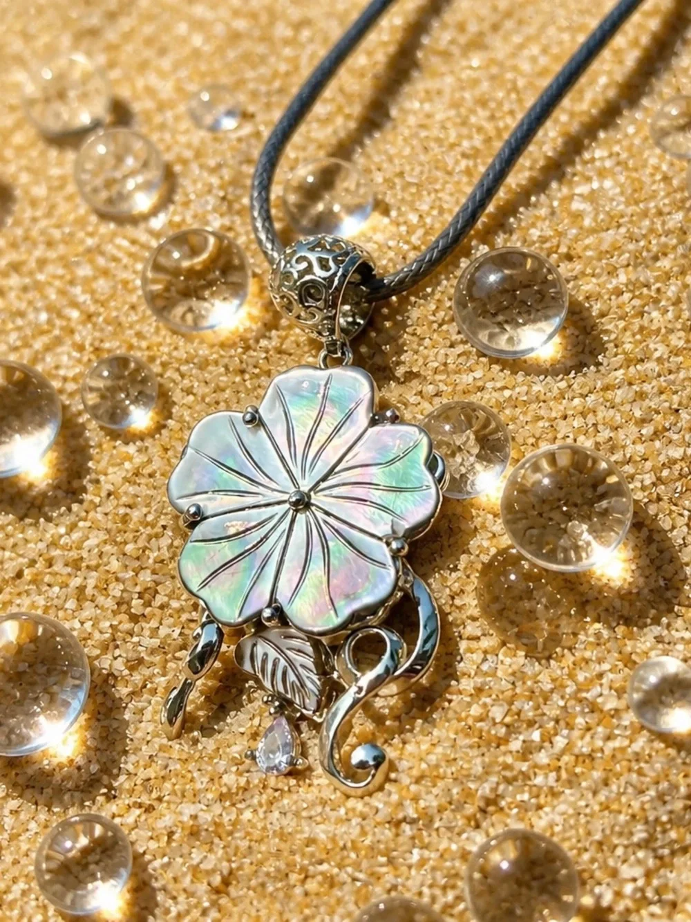NEW! Flower Abalone Shell Necklace